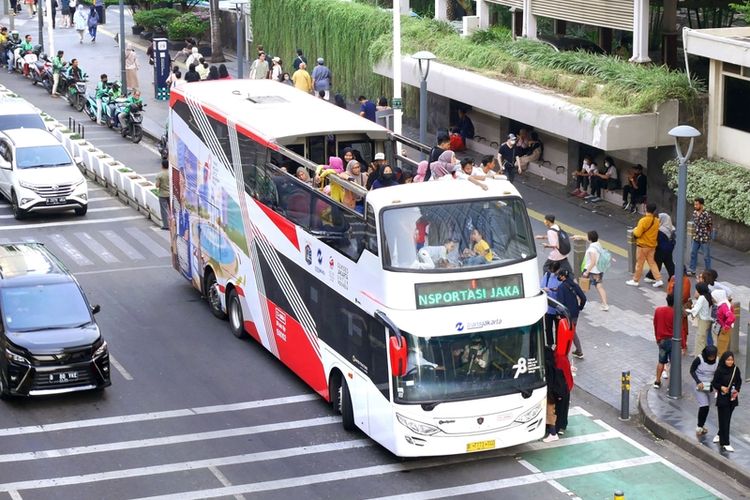 Ilustrasi bus tingkat Transjakarta.