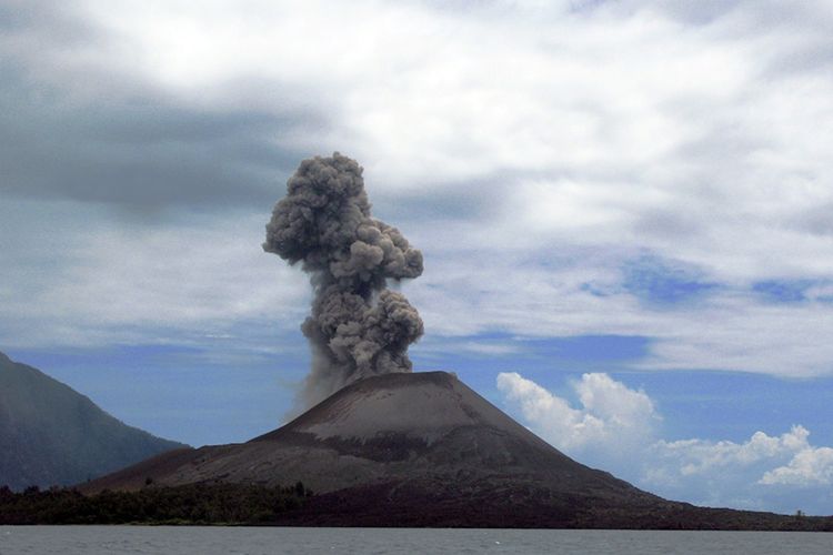 Siswa PAUD-SMP di Bandar Lampung Belajar Daring Imbas Abu Vulkanik Anak Krakatau