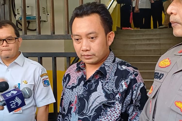 Komisioner KPAI, Aris Adi Leksono, saat ditemui wartawan di SDN 06 Petukangan Utara, Rabu (27/9/2023)