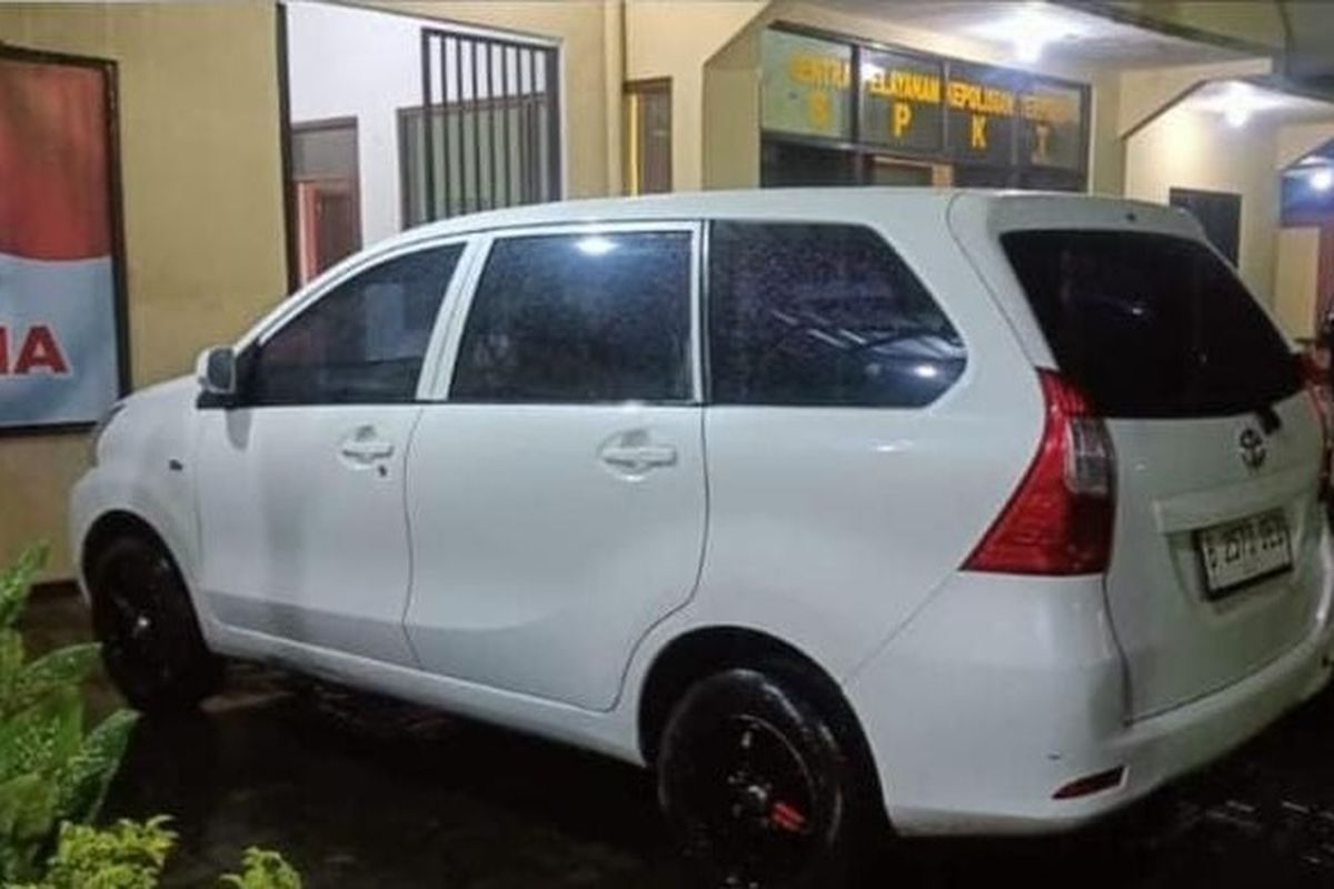 Mobil Toyota Avanza B 2573 SED yang digelapkan tersangka NA