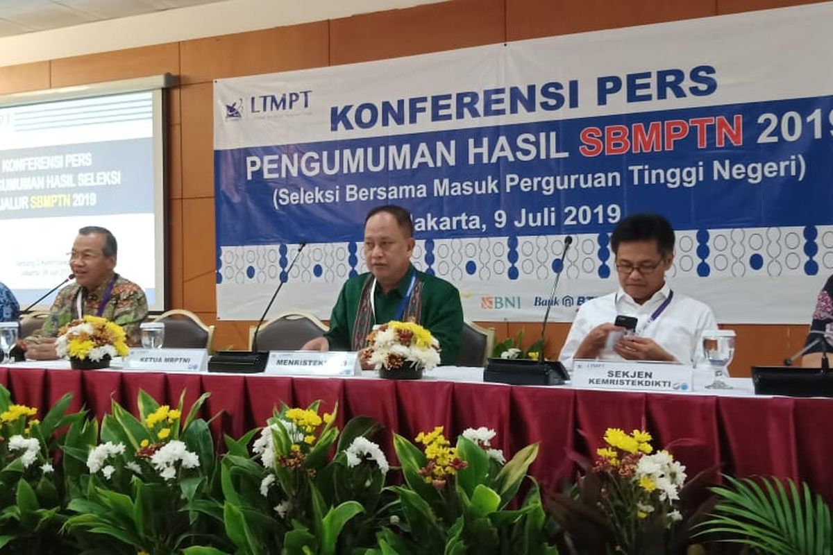 Kementerian Riset, Teknologi dan Pendidikan Tinggi (Kemenristekdikti) bersama Lembaga Tes Masuk Perguruan Tinggi (LTMPT) siang ini menggelar konferensi pers Pengumuman Hasil SBMPTN 2019 di Gedung Kemenristekdikti, Jakarta (9/7/2019).