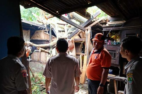Puluhan Rumah Warga di Karawang Rusak akibat Terjangan Puting Beliung