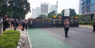 Massa BEM UI Dicegat Barikade Polisi Saat Hendak Menuju Bundaran HI