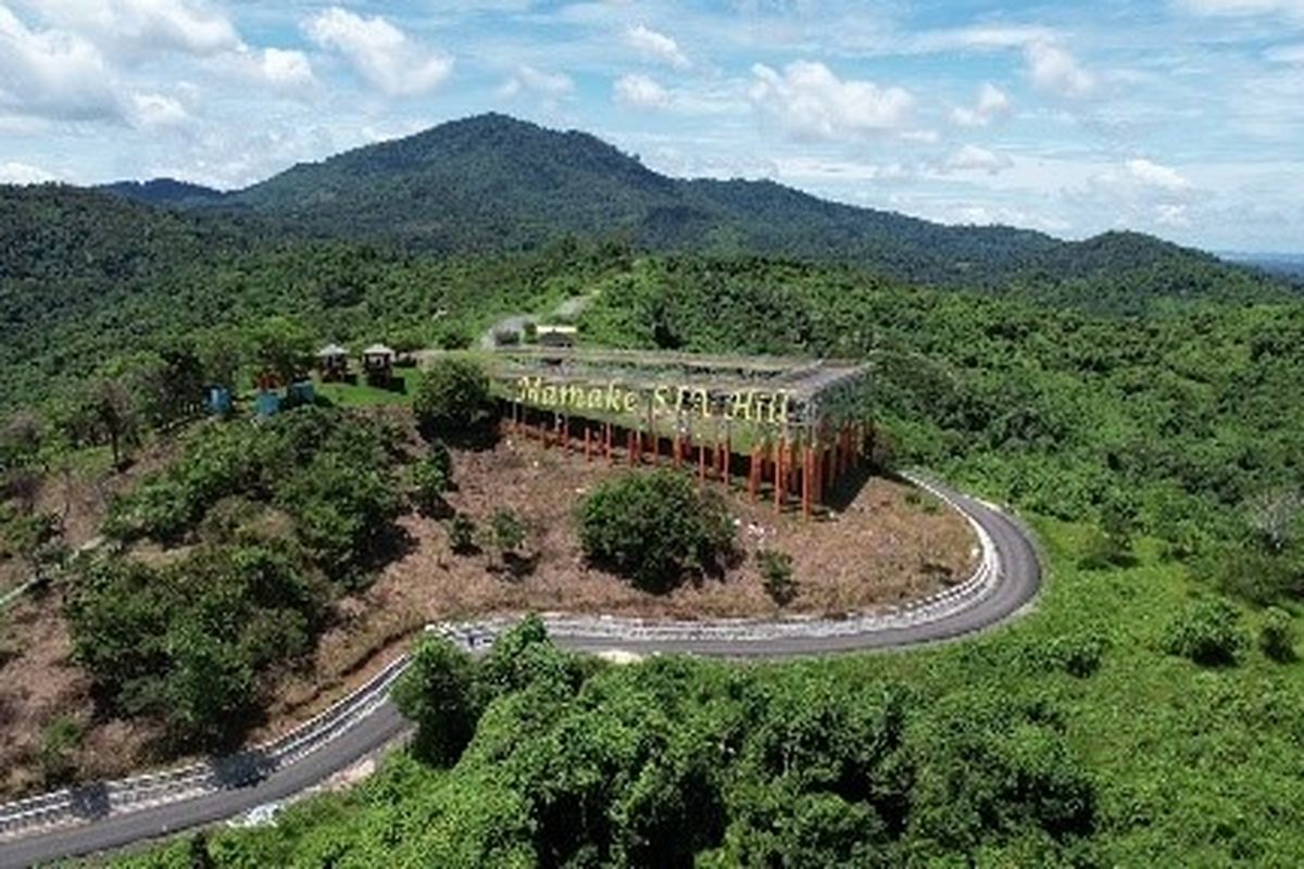 Bukit Mamake dan Bapake.