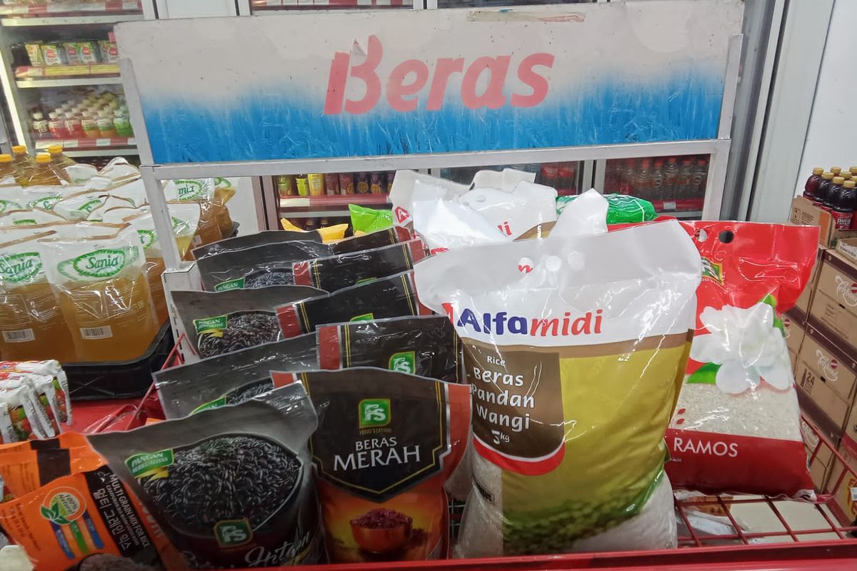 Beras di Ritel Indomaret dan Alfamidi di Kemanggisan Kosong, Alfamart Stoknya Tipis