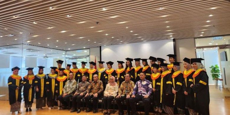 Acara wisuda Universitas Terbuka (UT) Layanan Luar Negeri (LLN) di Hong Kong, Minggu (7/1/2024).