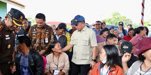 Menteri Dalam Negeri Muhammad Tito Karnavian bersama Menteri PKP Maruarar Sirait meninjau pelaksanaan program BSPS di Kabupaten Humbang Hasundutan, Sumatera Utara, Kamis (26/3/2026).