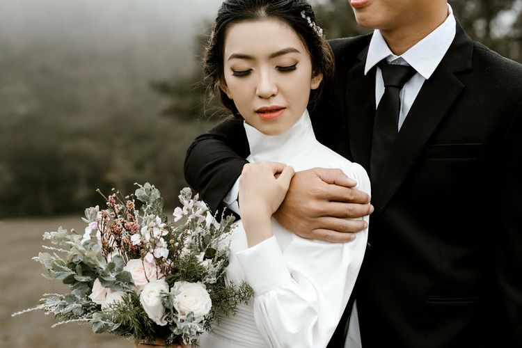 Jenis ucapan pernikahan bisa bervariasi, termasuk ucapan pernikahan formal, menggelitik, dan menyentuh, sehingga mempelai dapat terus mengingatnya.