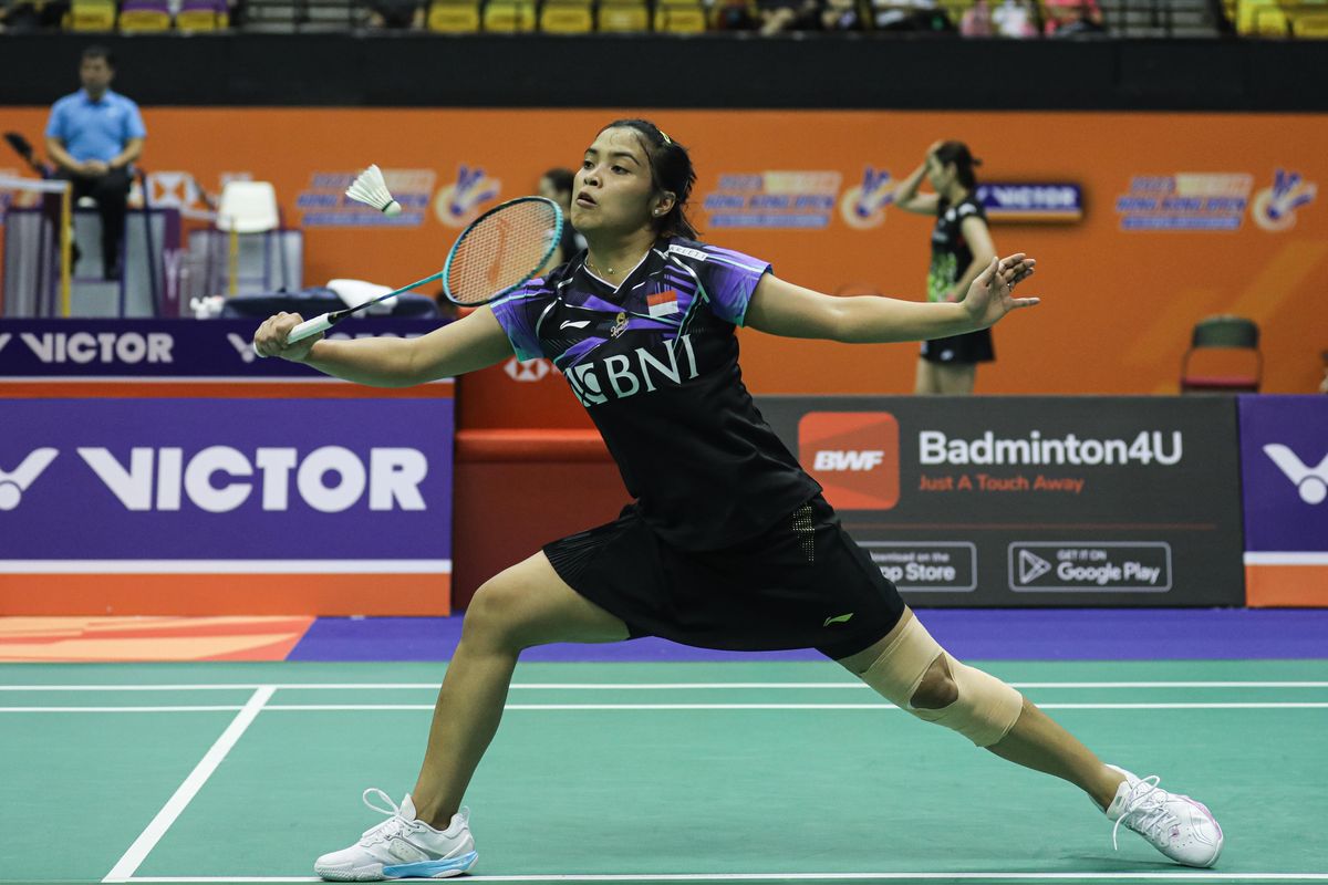 Gregoria Mariska Tunjung kala mentas dalam babak perempat final Hong Kong Open 2023 melawan Carolina Marin di  Hong Kong Coliseum, Jumat (15/9/2023).