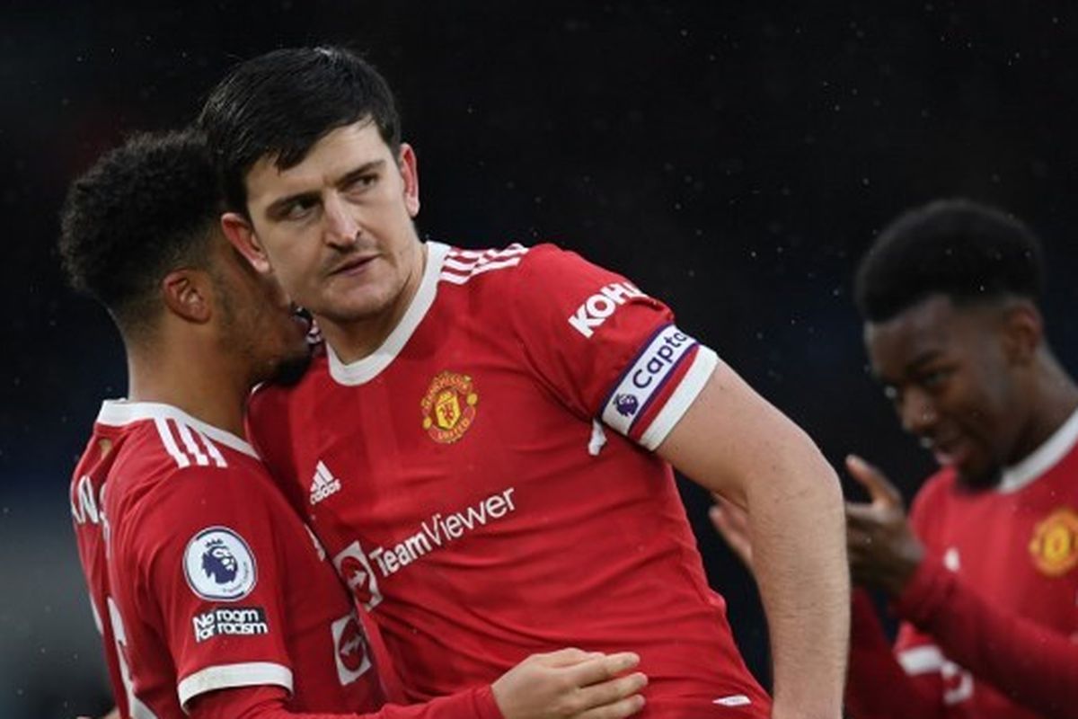 Ekspresi Harry Maguire (tengah) usal laga Leeds vs Manchester United berakhir. Laga yang digelar di Stadion Elland Road, Minggu (20/2/2022) malam WIB, itu berjalan sengit dengan hasil akhir untuk kemenangan Man United.