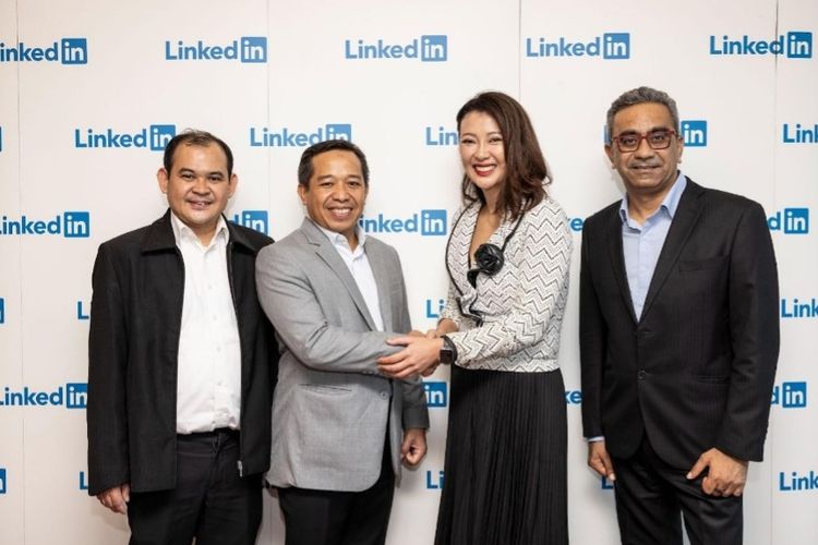 Penandatanganan BUMN dan LinkedIn jalin kemitraan pembelajaran strategis di Kantor LinkedIn Singapura