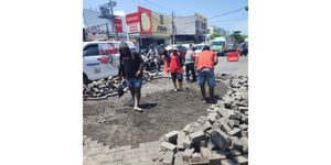 Pemerintah Kota (Pemkot) Semarang melakukan perbaikan rutin di ruas Jalan Citarum sambil menyiapkan betonisasi permanen pada pertengahan 2026.