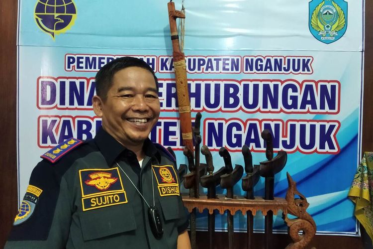 Sekretaris Dinas Perhubungan Kabupaten Nganjuk, Sujito, saat ditemui di kantornya, Jumat (22/4/2022)