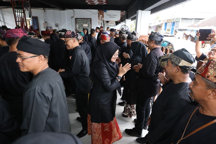 Lantik Pejabat di Pasar, Bupati Banyuwangi Minta ASN Tak Hanya Kerja di Balik Meja