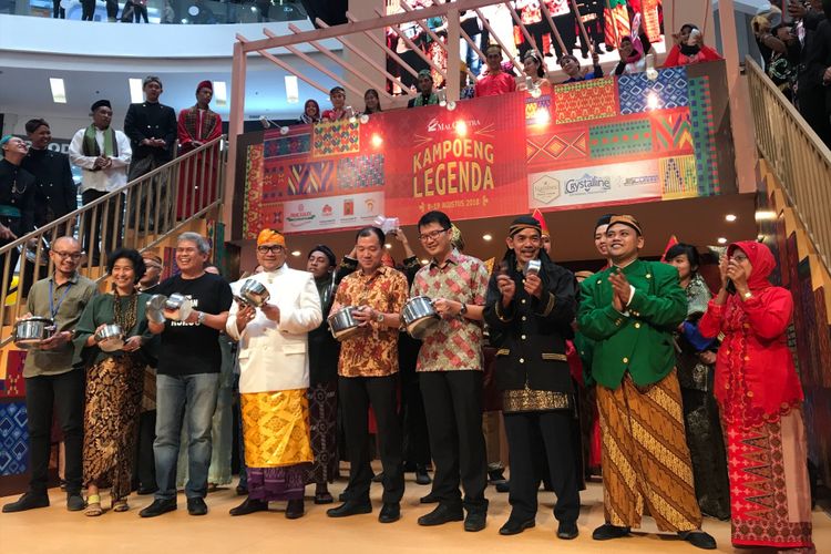 Pembukaan Kampoeng Legenda yang menghadirkan lebih dari 70 kuliner legendaris dari berbagai daerah ke Jakarta, Kamis (9/8/2018).