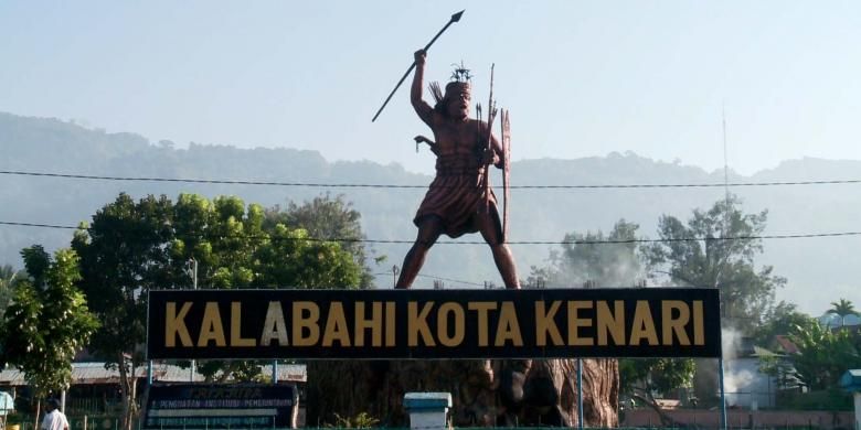 Tugu Kota Kalabahi, Alor, yang dikenal sebagai Bumi Kenari