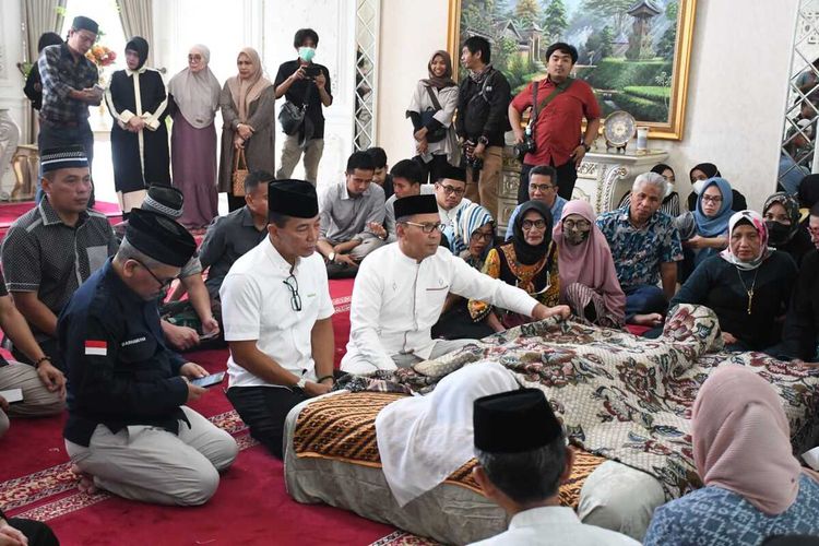 Anggota DPR-RI Fraksi Nasdem Muh Rapsel Ali meninggal dunia di Makassar Sulawesi Selatan, Minggu (9/4/2023). Menantu Wakil Presiden Indonesia Ma'ruf Amin itu menghembuskan nafas terakhirnya sekitar pukul 09.00 Wita.