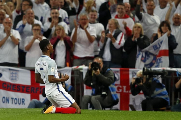 Selebrasil tim nasional Inggris, Marcus Rashford saat mencetak gol ke gawang Slowakia dalam laga matchday 8 babak Kualifikasi Piala Dunia 2018 Grup F di Stadion Wembley, London, Inggris, pada Senin (4/9/2017).