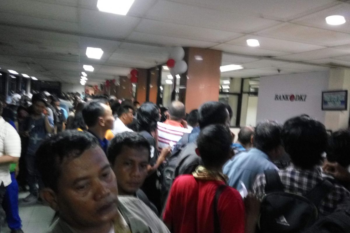 Suasana Samsat Jakarta Selatan di Mapolda Metro Jaya, Rabu (30/8/2017).