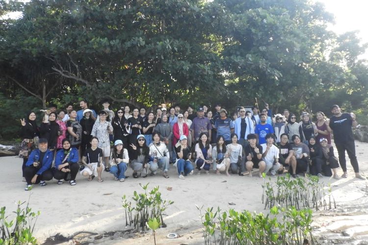 UNJ Ajak Mahasiswa Asing Belajar Mangrove, Kenali Ekosistem Indonesia
