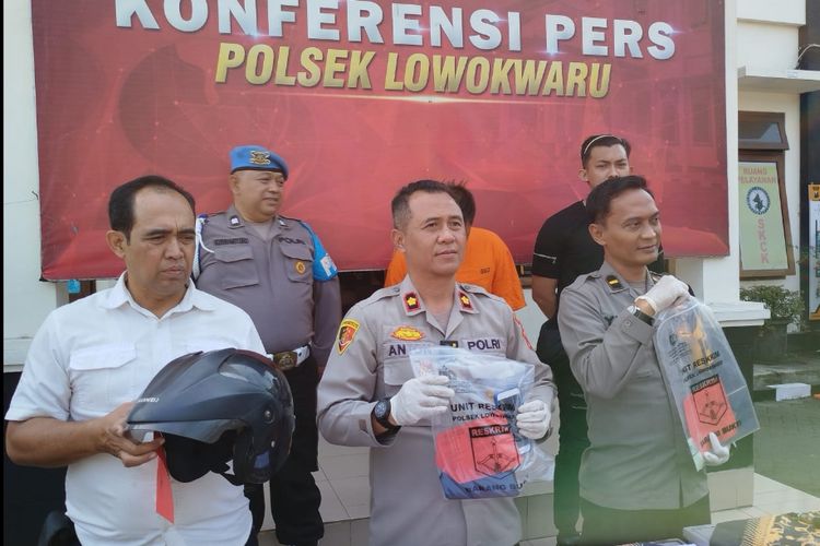 Polisi meringkus Hendra (37), diduga kuat telah mencuri sepeda motor milik teman kencannya yang dikenal melalui aplikasi kencan online. 