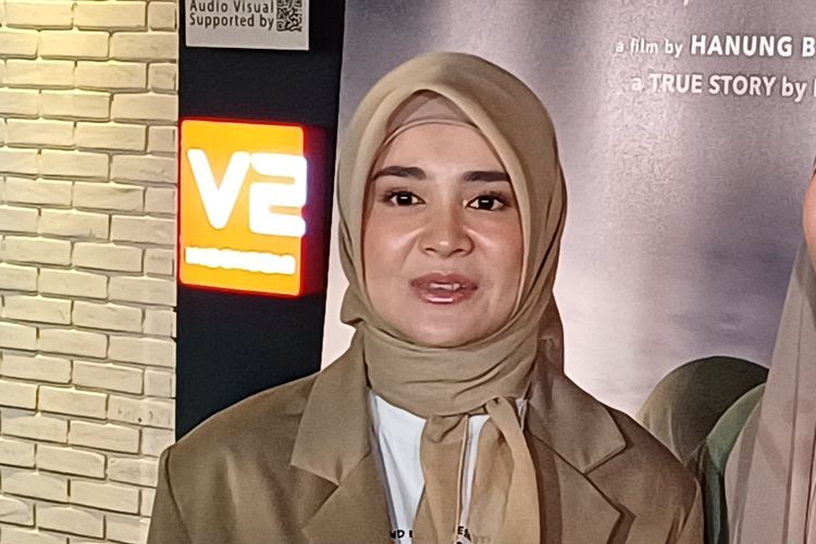 Aktris Michelle Ziudith usai konferensi pers perilisan poster dan trailer kedua Ipar adalah Maut di kantor MD Pictures, kawasan Setiabudi, Jakarta Selatan, Jumat (24/5/2024).