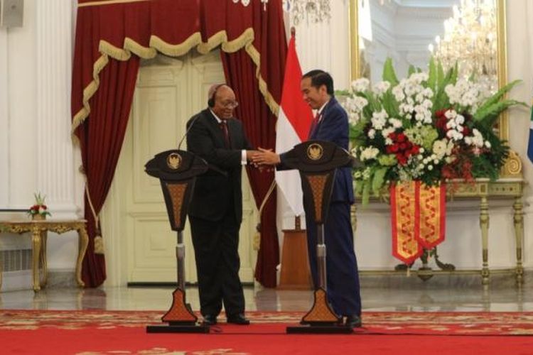 Presiden Joko Widodo menerima Presiden Afrika Selatan Jacob Zuma di Istana Merdeka, Jakarta, Rabu (8/3/2017).