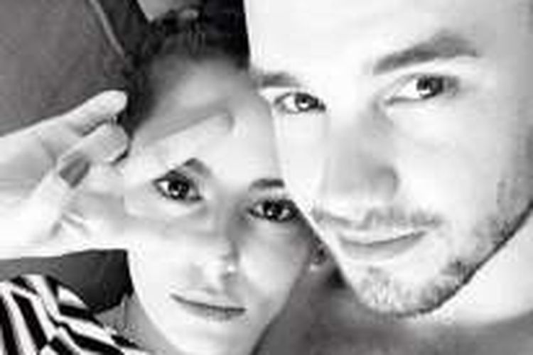 Personel One Direction, Liam Payne, memasang fotonya berdua dengan Cheryl Fernandez-Versini.