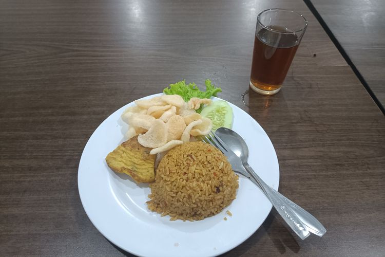 Servis makan PO Raya trayek Solo-Bogor