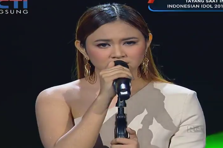 Kontestan Indonesian Idol X, Mahalini di Spektakuler Show, Senin (25/11/2019).