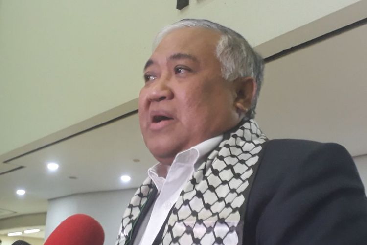 Ketua Dewan Pertimbangan Majelis Ulama Indonesia (MUI) Din Syamsuddin seusai menghadiri International Conference for Defending Palestinian Rights di Gedung Nusantara V, Kompleks Parlemen, Senayan, Jakarta, Kamis (7/12/2017).