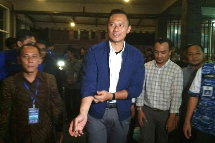 Komandan Kogasma Partai Demokrat Agus Harimurti Yudhoyono saat berkunjung ke Magelang, Jawa Tengah, Selasa (10/4/2018) malam. 