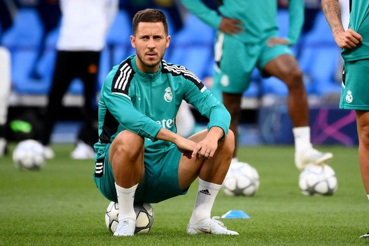 Bintang Real Madrid, Eden Hazard, saat mengikuti sesi latihan Los Blancos. Hazard sempat diragukan tampil pada laga uji coba kontra Barcelona dalam tur pramusim Real di Amerika Serikat. Real Madrid akan melawan Club America pada Rabu (27/7/2022) pagi ini.