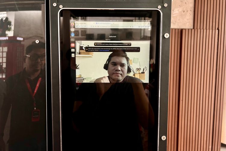 Pengalaman mencoba vending machine obat-obatan dari Apotech+ di M Bloc Space, Jakarta Selatan, Sabtu (7/2/2026).