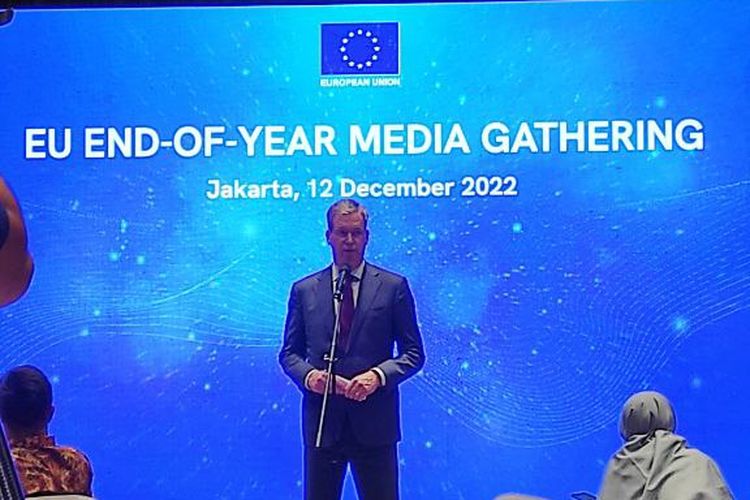 Duta Besar Uni Eropa untuk Indonesia Vincent Piket pada acara End-of-Year Media Gathering European Union di Hotel Ayana Midplaza Jakarta pada Senin (12/12/22).