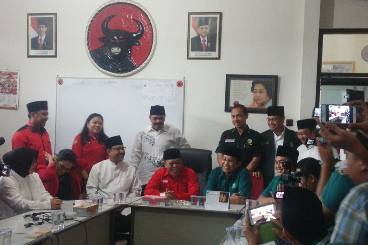 Pengurus PKB mendampingi Gus Ipul mendaftar ke PDIP Jatim