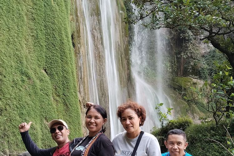 Air terjun Tengku Siwa, Desa Sambor, Kec. Reok Barat, Kab. Manggarai, NTT, Kamis, (12/6/2025).   