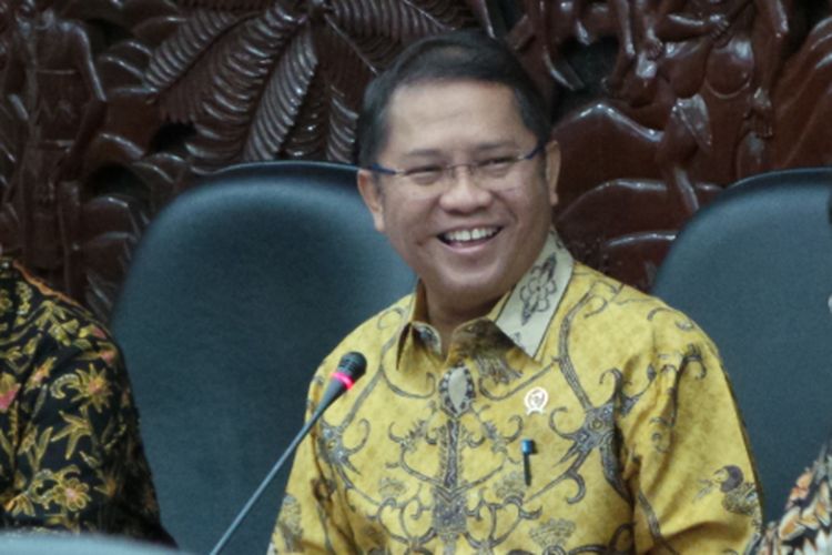 Menkominfo Rudiantara saat menyelenggarakan konferensi pers mengenai pemulihan layanan akibat terganggunya satelit Telkom 1, di Kemenkominfo, Jakarta Pusat, Rabu (30/8/2017).