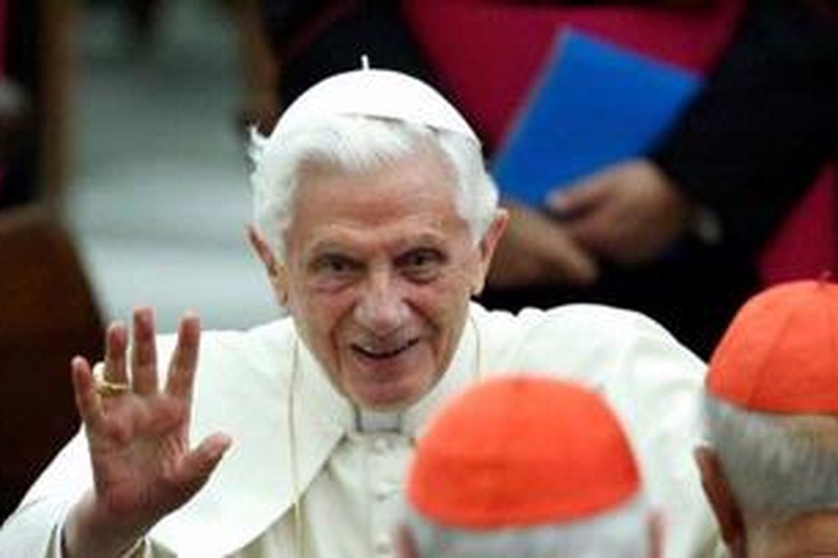 paus benediktus XVI dalam foto 26 November 2011.