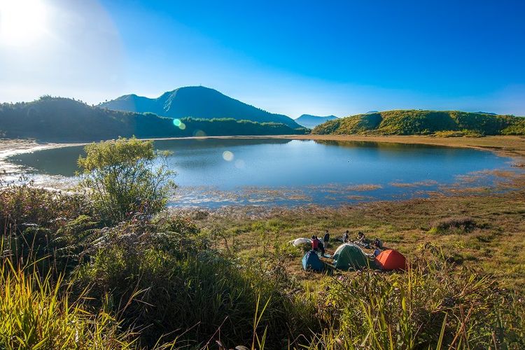 Tempat wisata di Kabupaten Banjarnegara - Telaga Dringo di Dataran Tinggi Dieng, Kabupaten Banjarnegara, Jawa Tengah.