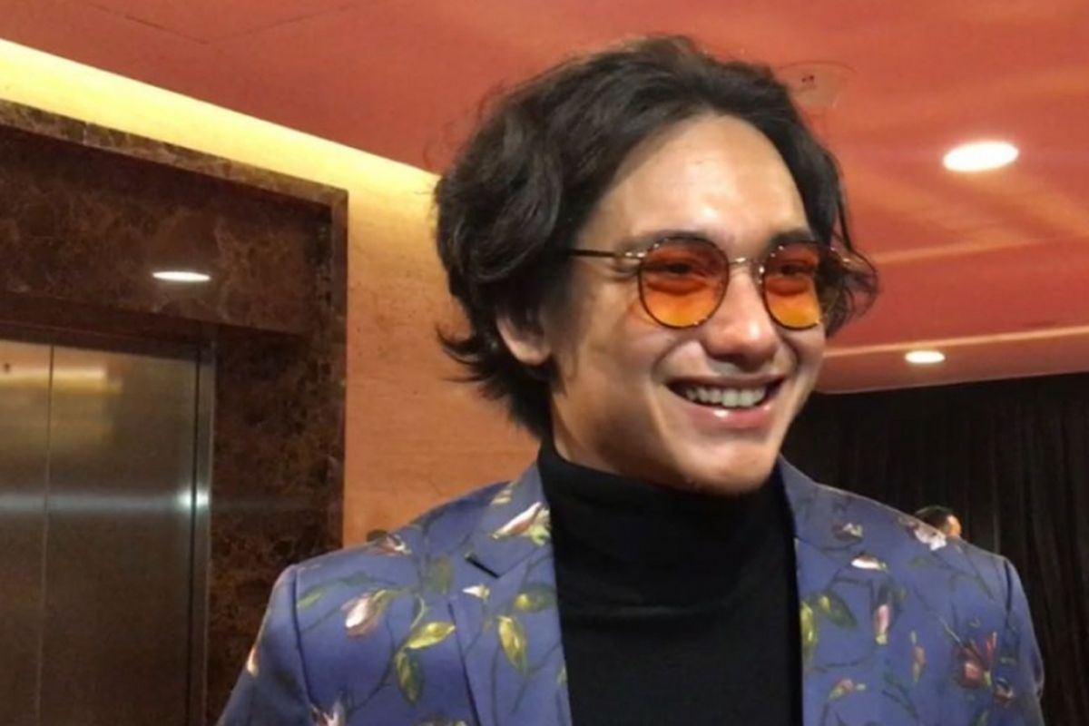 Adipati Dolken saat menghadiri ajang Indonesia Movie Actors Awards 2018 di MNC Studio Tower II, Jakarta Barat, Rabu (4/7/2018) malam.