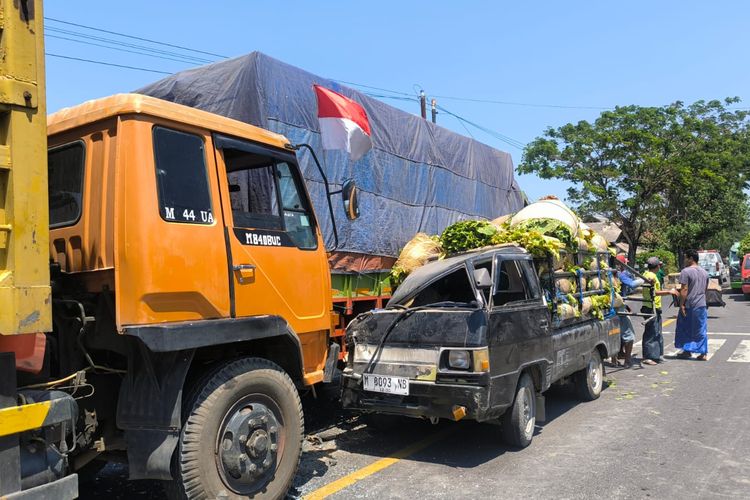Kecelakaan Beruntun di Sampang, Tangan Pengemudi Pikap Putus