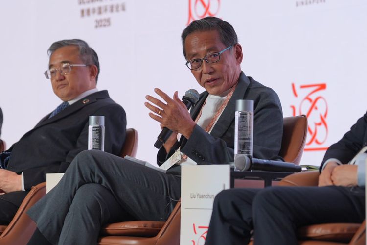 Executive Chairman Banyan Group Ho Kwon Ping saat menjadi pembicara dalam FutureChina Global Forum di Singapura, Jumat (19/9/2025)
