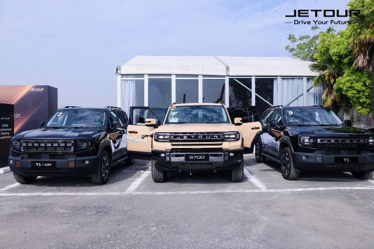 JETOUR T2 i-DM hadir sebagai model SUV hybrid yang menggabungkan desain tangguh dan efisiensi bahan bakar.
