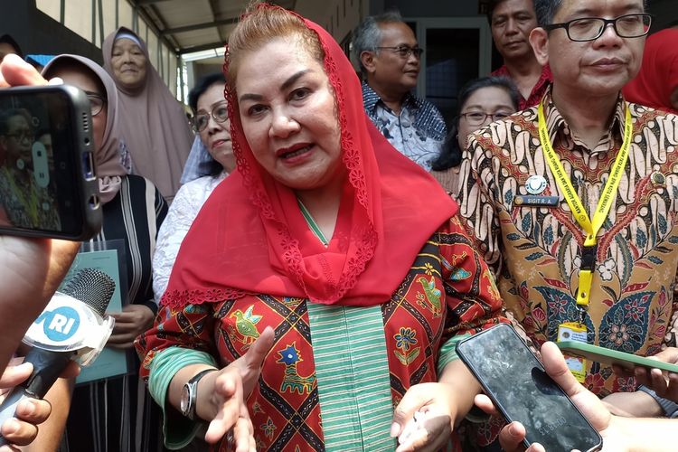 Wali Kota Semarang, Hevearita Gunaryanti Rahayu saat ditemui di Kecamatan Candisari. 