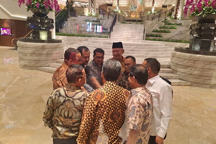 Bakal capres Koalisi Perubahan untuk Persatuan Anies Baswedan mengumpulkan anggota Tim 8 Koalisi Perubahan setelah Ketua Umum Partai Nasdem Surya Paloh pergi dari Grand Hyatt, Jakarta, Kamis (24/8/2023). 