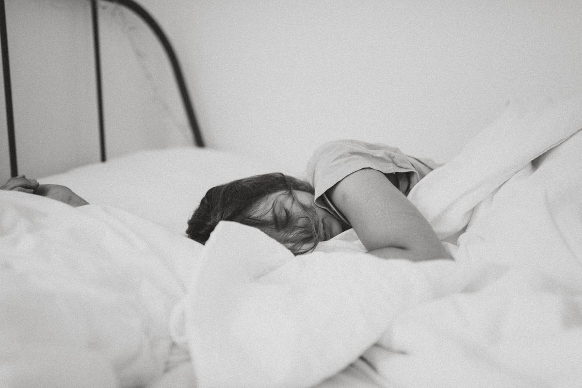 Salah satu manfaat bersyukur adalah membantu tidur lebih baik.