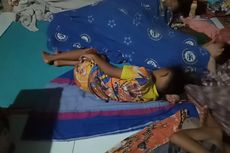 Anak dan Bayi Pengungsi Banjir Bandang Masamba Harus Tidur di Lantai Tanpa Selimut