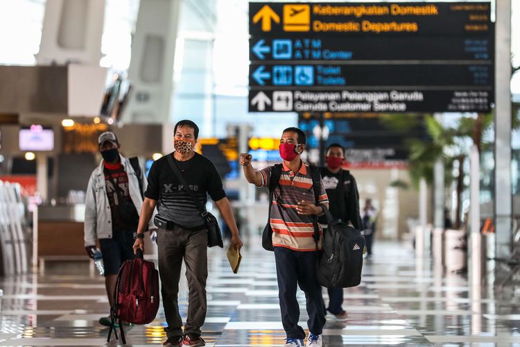 Passengers arrived at Terminal 3 of Soekarno-Hatta International Airport, Tangerang, Banten, Tuesday, May 12, 2020.