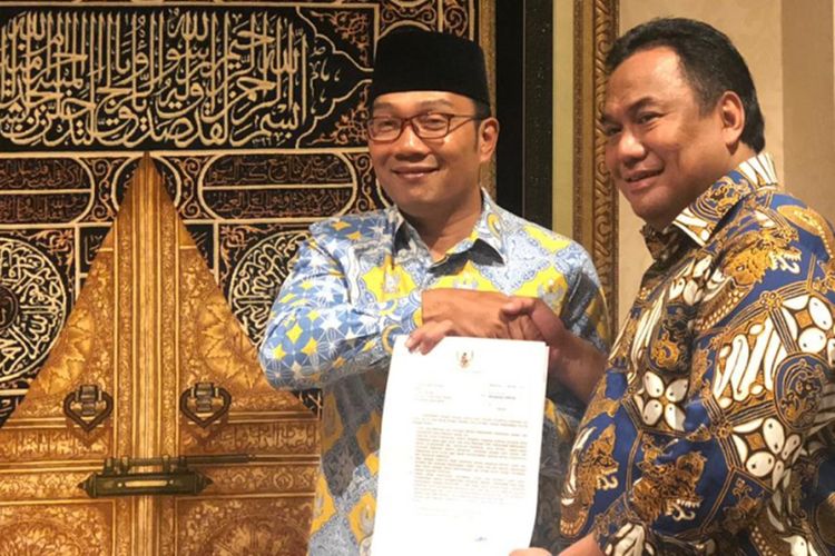 Gubernur Jawa Barat Ridwan Kamil saat bertemu dengan Wakil Ketua DPR RI Rahmat Gobel di Jakarta, Rabu (2/10/2019) malam.